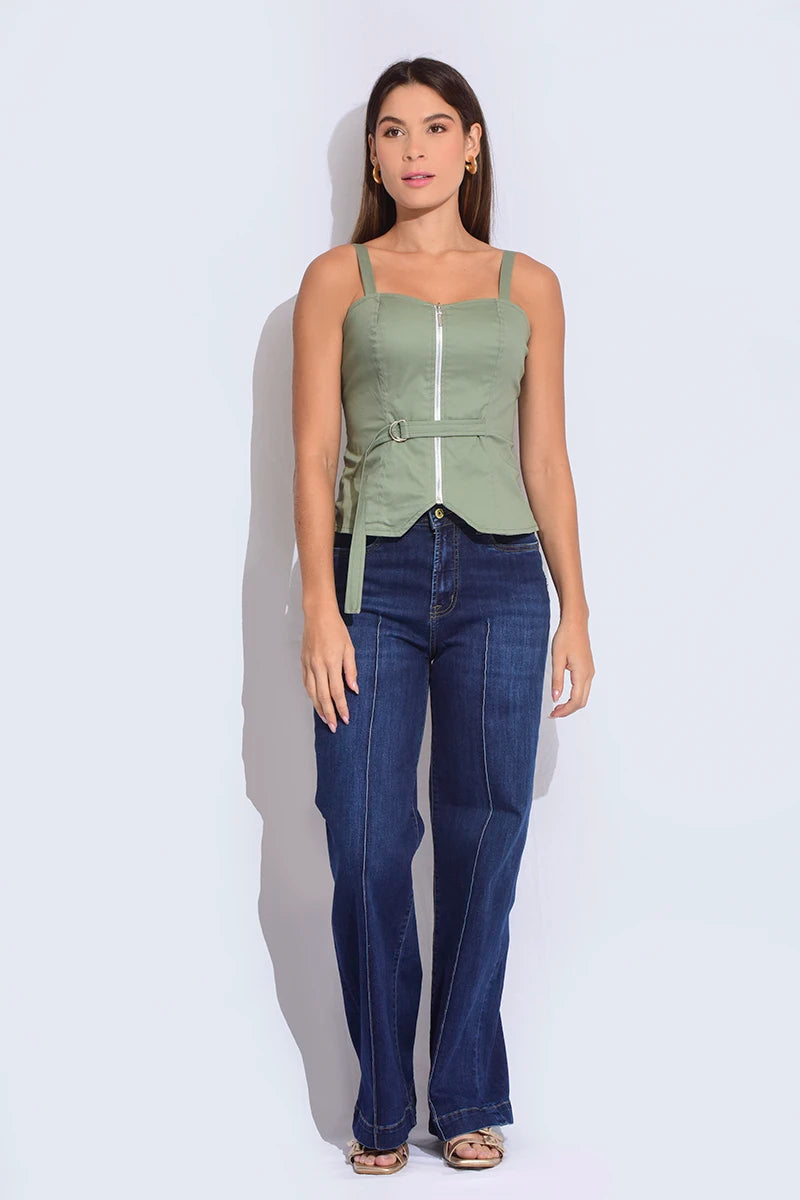 Blusa con tira ancha y con cierre a la vista