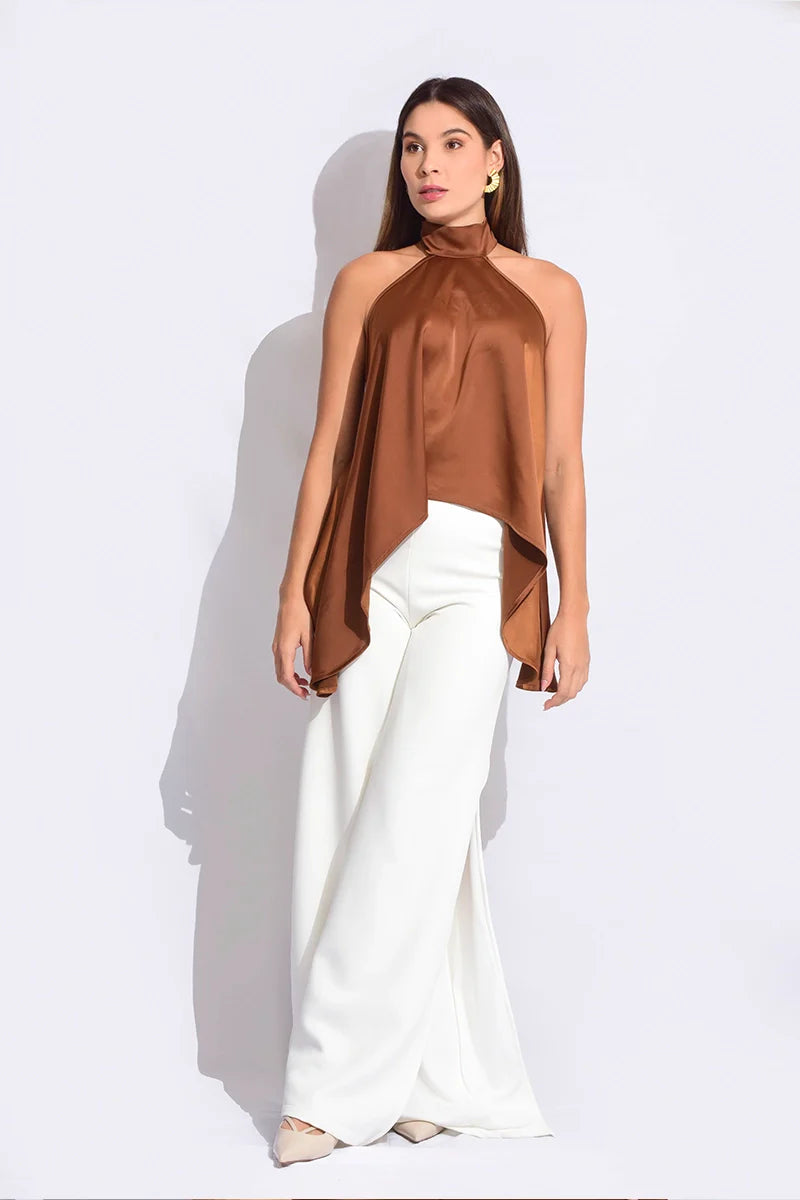 Blusa cuello alto con largo en puntas