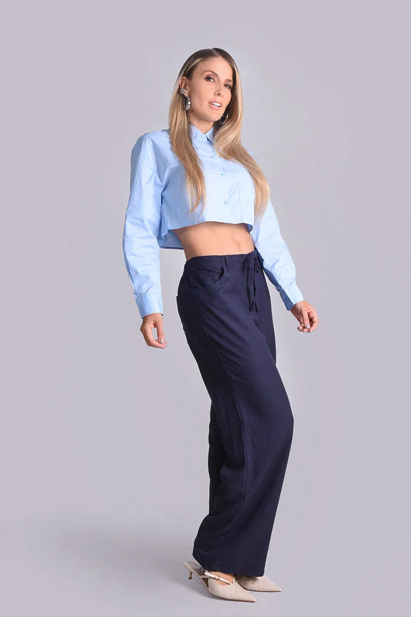 Camisa crop con bolsillos con tapa