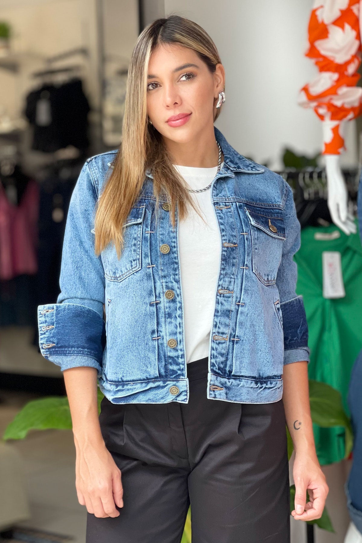 Chaqueta corta en denim