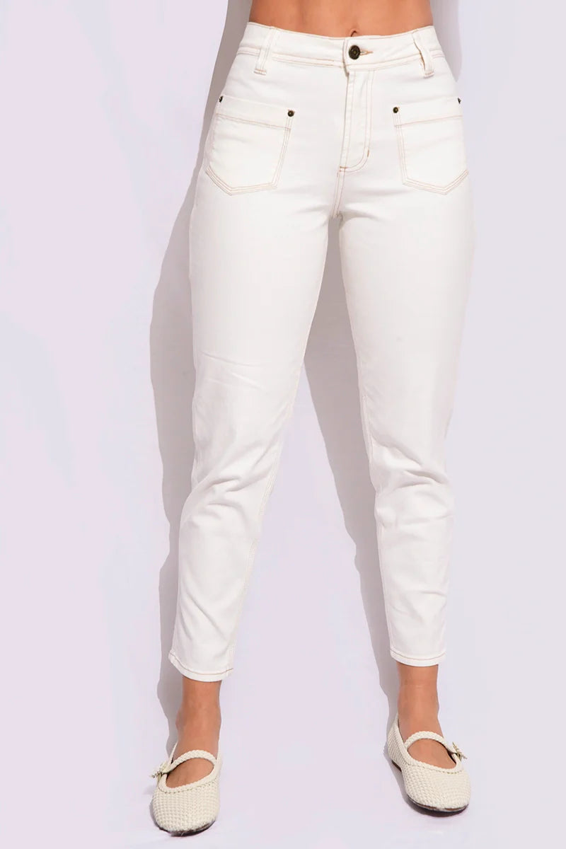 Jean mom color hueso