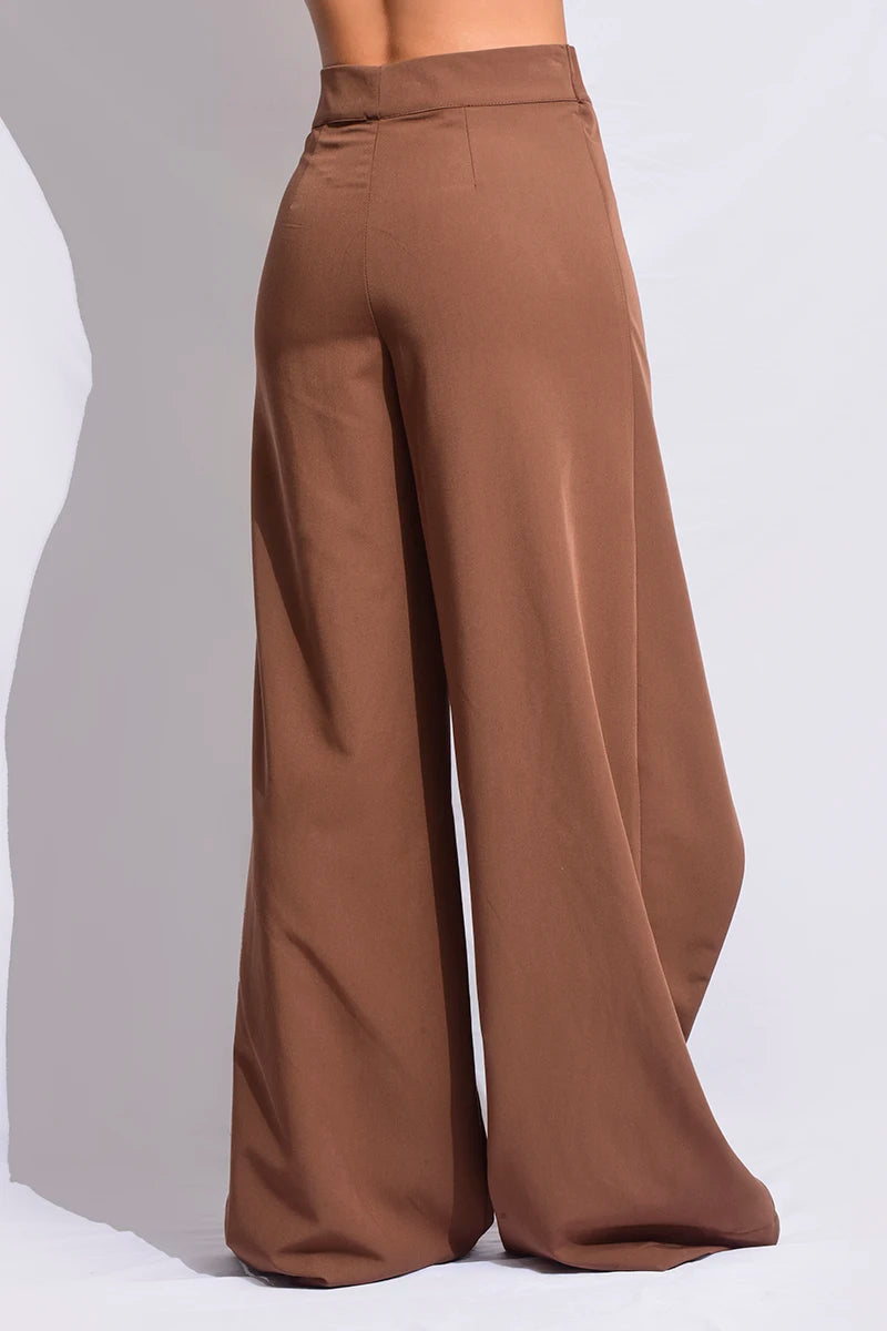Pantalón recto con tapa diagonal