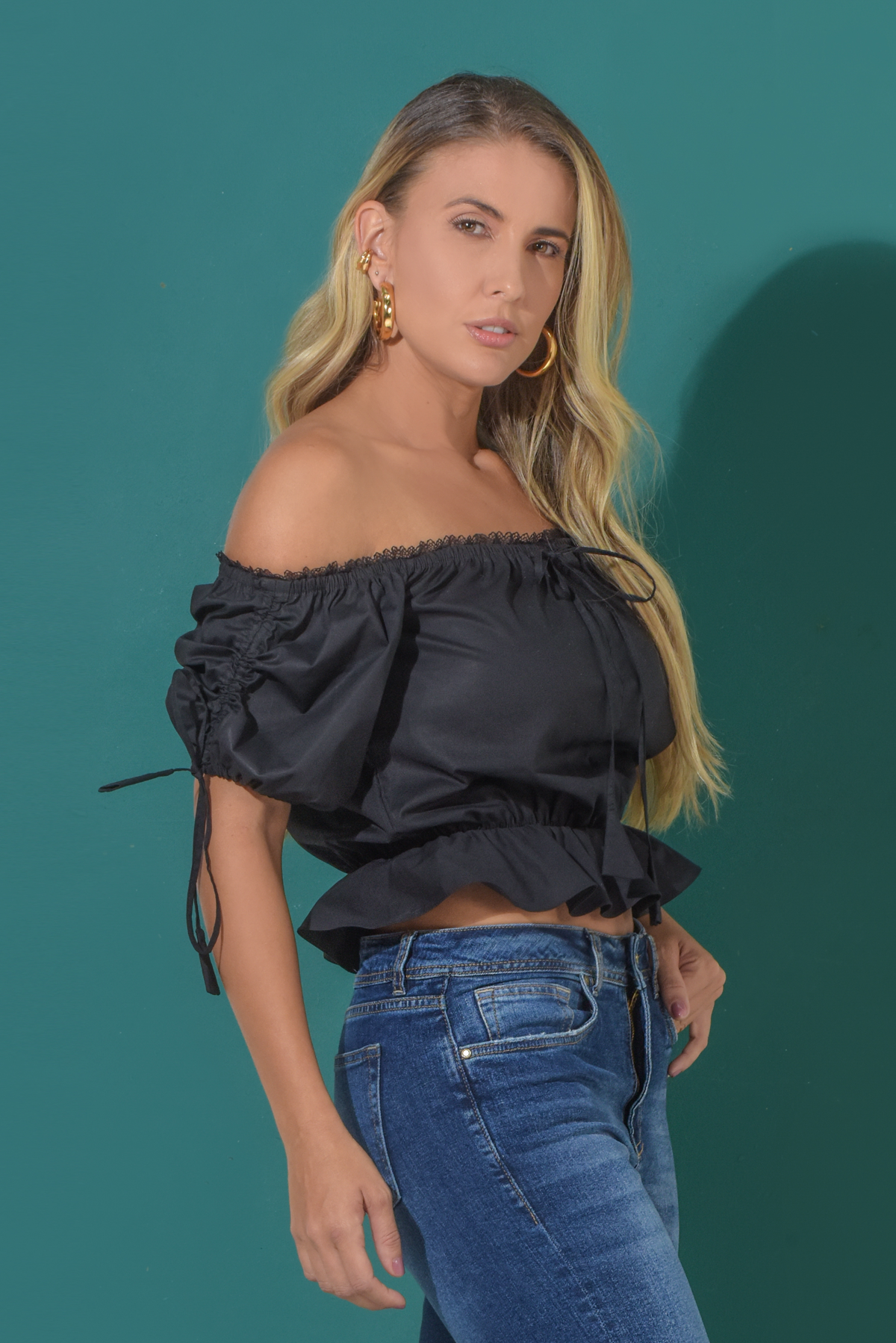 Blusa peplum hombros descubiertos