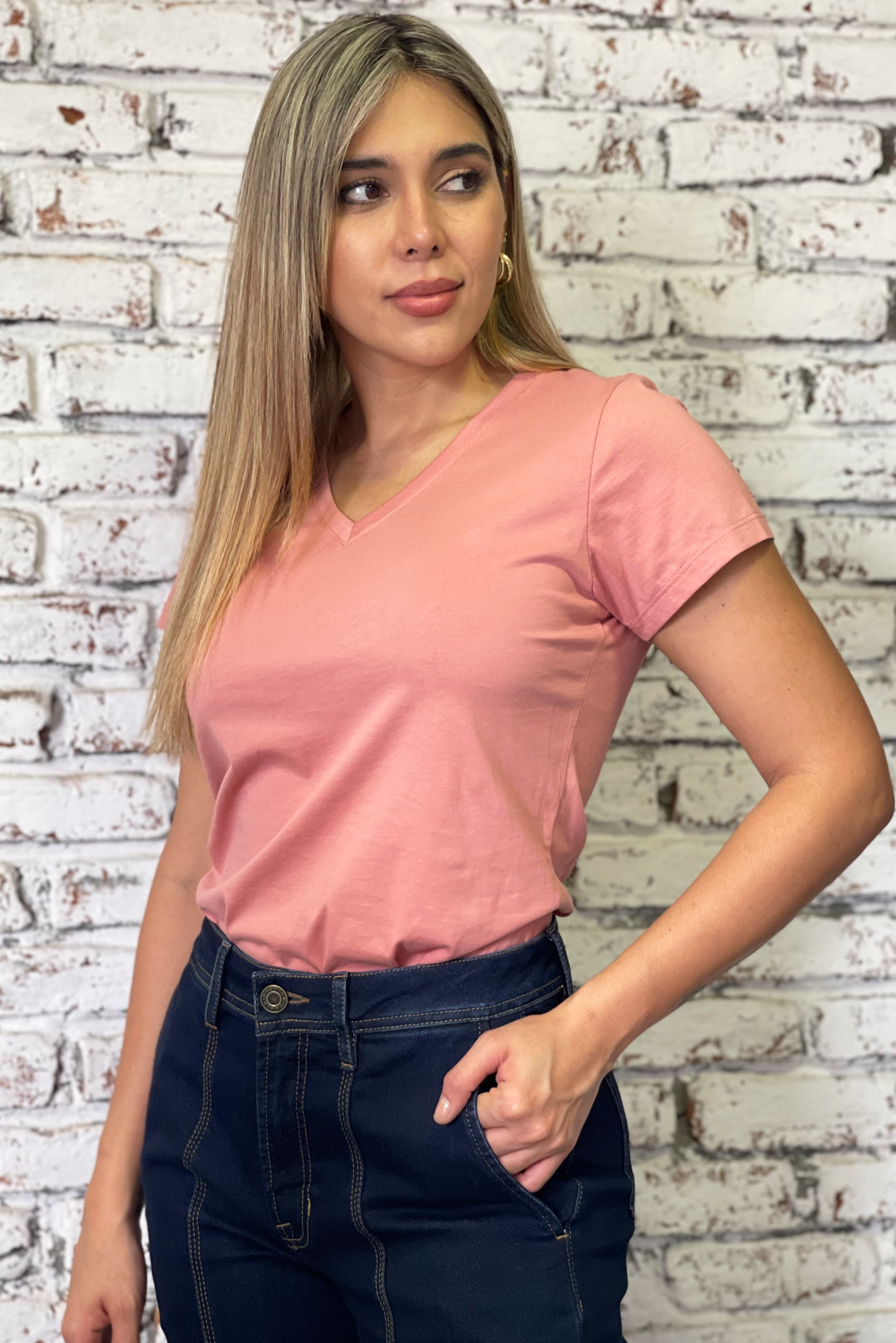 Camiseta básica cuello v