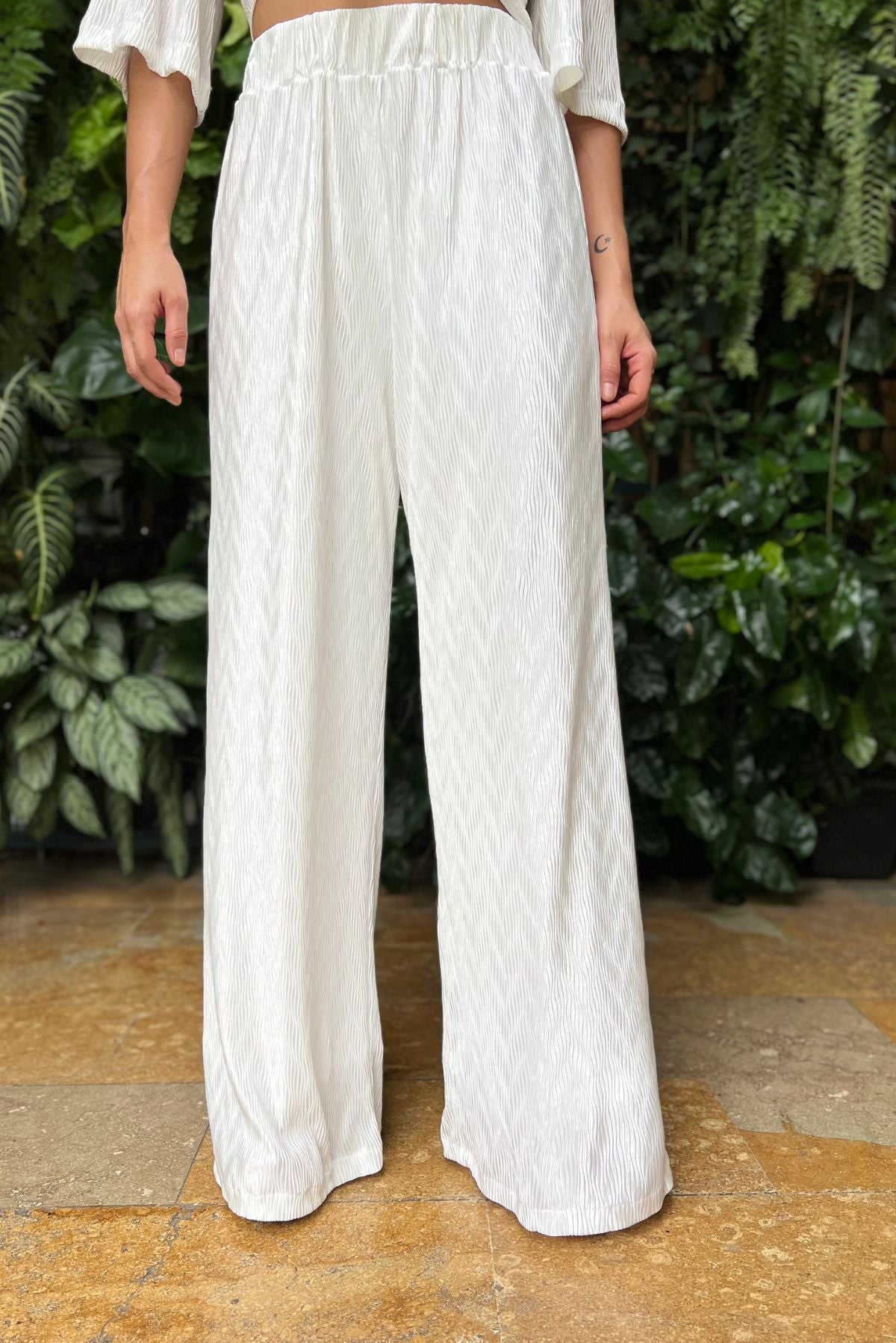 Pantalón resortado tiro alto